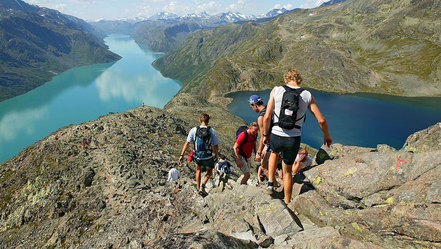 From Oslo: Jotunheimen "Classic Ridge & Lakes" 3-Day Guided Hut-to-Hut